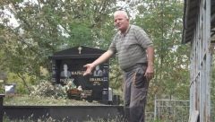 NOGE POKOJNIKA SAHRANJENE U SRBIJI, A TRUP I GLAVE U BiH Poštar četiri puta pređe iz jedne u drugu državu (FOTO)