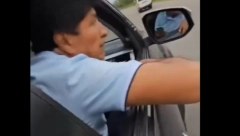 PUCANO NA VOZILO BIVŠEG PREDSEDNIKA BOLIVIJE: Vozač ranjen, dve rupe od metka ostale na vetrobranu (UZNEMIRUJUĆ VIDEO)