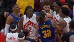 ZAKUVALO SE Opasan klinč na Jokićevom meču, na ivici opšteg haosa (VIDEO)