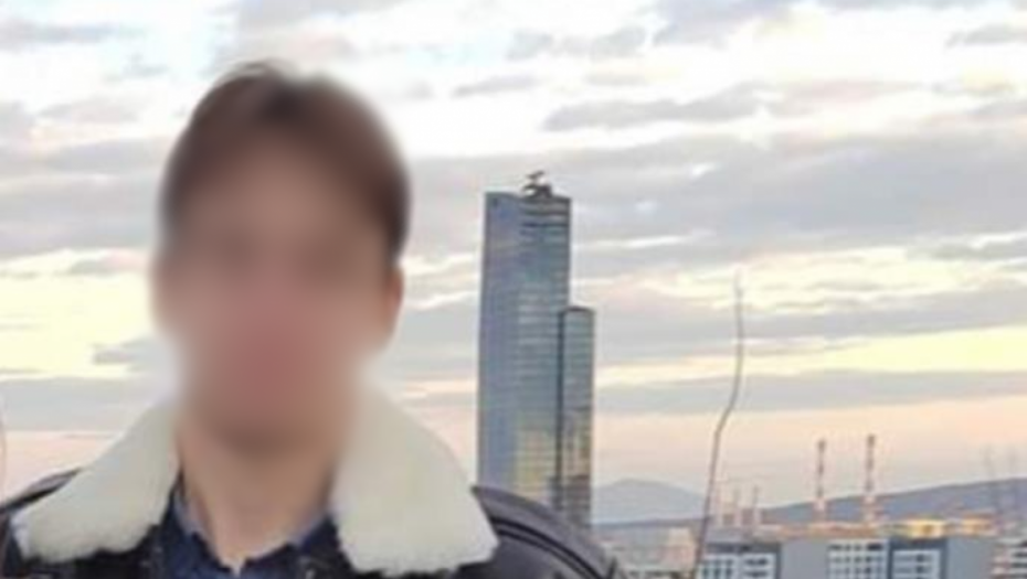 OVO JE MLADIĆ KOGA JE OTAC (62) ZAJEDNO SA NJEGOVOM MAJKOM UPUCAO NA BEŽANIJSKOJ KOSI Nasilni muškarac ima debeo dosije iza sebe