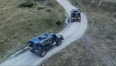ŠTA SE DESILO NA ADMINISTRATIVNOJ LINIJI? Snage KFOR-a krenule u akciju! Odmah izdato saopštenje (VIDEO)