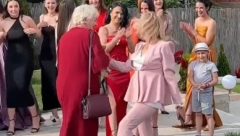 "DOGODINE SE I TI UDALA" Bakice se potukle zbog bidermajera, a od reakcije "oštećene strane" plakaćete od smeha
