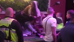 OBEZBEĐENJE UČESNICU OBORILO NA POD, JEDVA JE SAVLADALI! Jezive scene u Eliti tokom žurke, pojavile se fotke brutalnog okršaja!