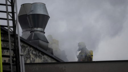 GORE LJUDI U RESTORANU Horor u centru Berlina, vatrogasci pokušavaju da spasu goste