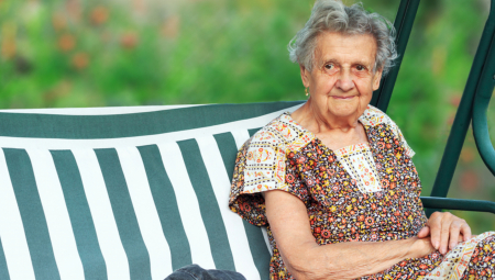 "RADIJE BIH UMRLA OD GLADI, NEGO DINAR TRAŽILA OD DECE" Tanja (68) podelila svoju muku zbog odnosa sa sinovima i ćerkom