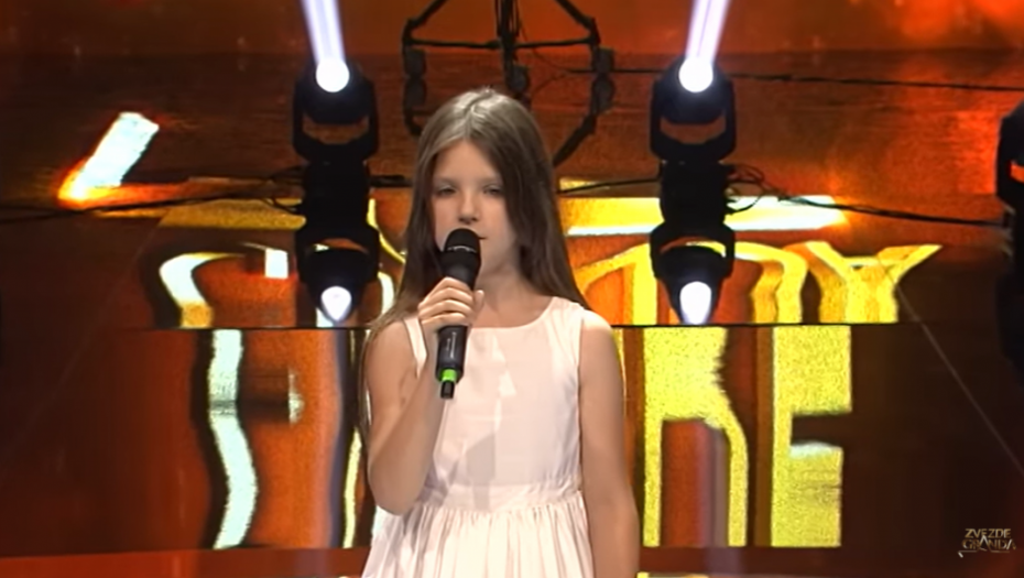 BILA JE NAJMLAĐA ZVEZDA GRANDA, A SAD LJUBI 20 GODINA STARIJEG Neprepoznatljiva je, a evo kako izgleda njen partner (FOTO)