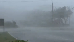 STRAVIČNO NEVREME POKOSILO SVE PRED SOBOM! Dve osobe izgubile život, 500 ljudi povređeno: Loše prognoze za ovaj grad, stiže OLUJA! (VIDEO)