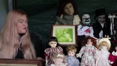 KUPILA LUTKU KOJA UTERUJE STRAH U KOSTI Tvrdi da ona i njena porodica sada trpe pakao, KAJAĆE SE DOK JE ŽIVA! (VIDEO)