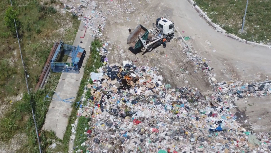 SKOČILE CENE KOMUNALNIH USLUGA NAKON POŽARA NA DEPONIJI ''DUBOKO''!  Odnošenje i deponovanja otpada skuplje za 65 odsto, evo i gde!