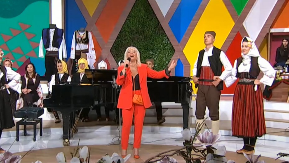 POP I POPADIJA SU SE NALJUTILI NA NJU! Naša pevačica se našla u nebranom grožđu zbog teksta pesme: ''Na kraju me blagoslovio, kad je shvatio''