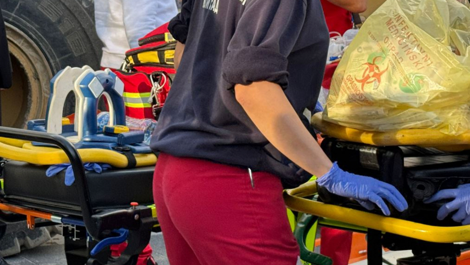 DEVOJČICA I ŽENA ZAROBLJENE ISPOD RUŠEVINA: Novi detalji tragedije u Novom Sadu