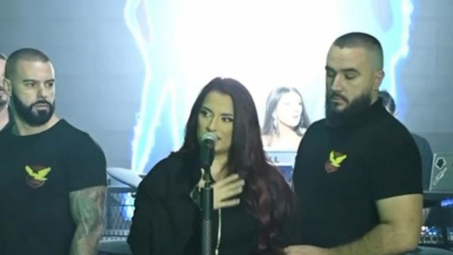 BARBARA BOBAK ODBILA DA PEVA U KLUBU U BIH! Pevačica u suzama napustila binu, slomila se: "Nije vreme, poginulo je mnogo ljudi..." (VIDEO)