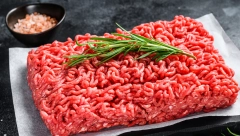 BAKA JOVANKA UVEK DODA OVO U MLEVENO MESO Sarme, ćufte i musaka su tako mnogo sočniji!