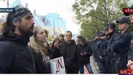 "IMA KO KEROVI DA CVILE, TREBA DA NAS SE PLAŠITE" Jezive poruke Đilasovih ljudi, monstruozne poruke uputili policiji