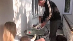 KANAĐANI SE SKUĆILI U SREMU! Džulijan sa dva sina došao u Srbiju - redovno ide na vašar u Rumi!