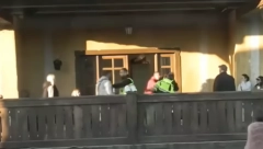 ŽESTOKA TUČA NA FARMI! Učesnici se obračunali, izbio neviđeni haos, obezbeđenje odmah reagovalo! (VIDEO)