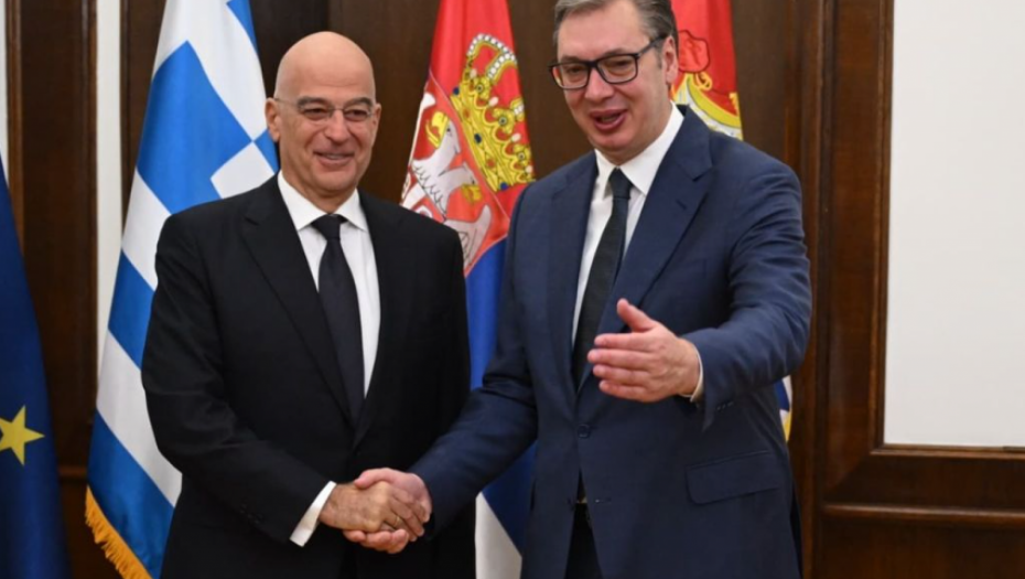 VUČIĆ SE SASTAO SA NIKOLAOSOM DENDIJASOM Predsednik sa  ministrom nacionalne odbrane Republike Grčke razgovarao o važnim temama