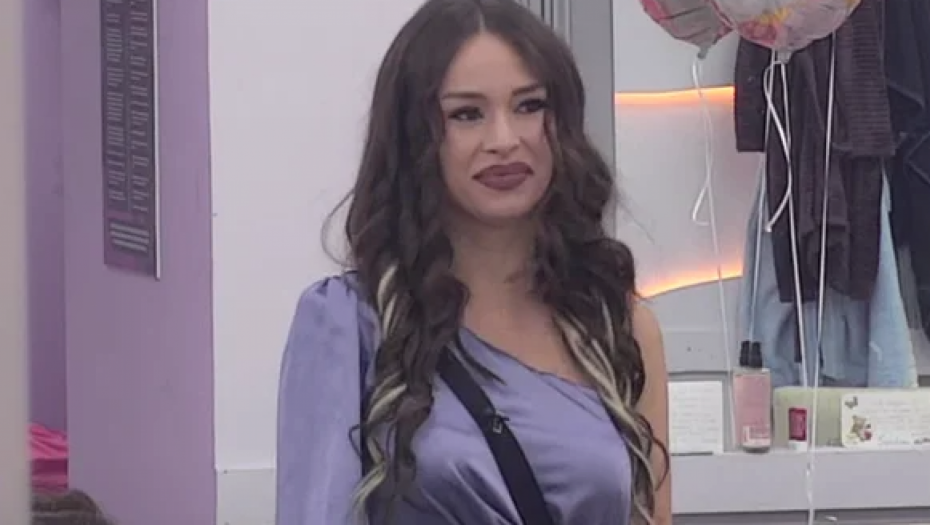 OTKRIVENO KO JE NOVOJ UČESNICI ELITE PLATIO SILIKONE! Sve se saznalo, evo koji muškarac stoji iza nje!