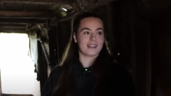 MARTINA JE SREĐENA I DOTERANA, IZGLEDA KAO MODEL Brine se o štali i bikovima, a oni je slušaju kao da su mačići (VIDEO)
