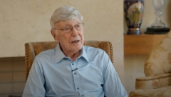 BIO JE VELIKI TRAMPOV PRISTALICA Preminuo je jedan od najbogatijih ljudi na svetu