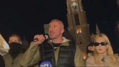 PRIVEDEN MIŠA BAČULOV Sinoć je divljao u Novom Sadu, dao je naredbu da se fekalije izruče na Gradsku kuću