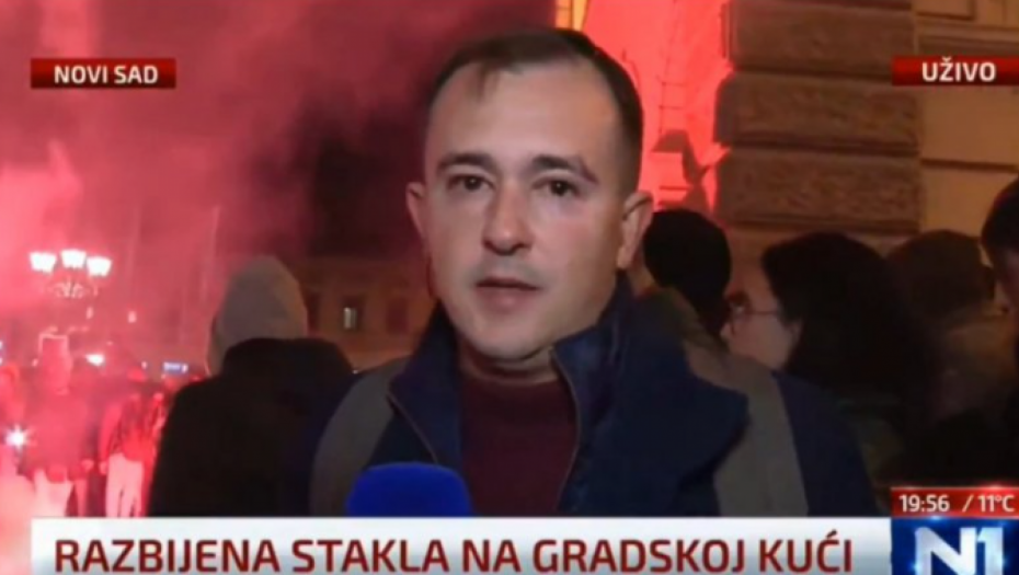 REPORTER N1 JAVLJA: Opozicioni aktivisti ubacili eksplozivne naprave u Gradsku kuću (VIDEO)