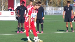 MAGIČAN POTEZ Ovako je Zvezdin omladinac Kostov matirao golmana Barse, izveo je čuvenu "panenku" (VIDEO)