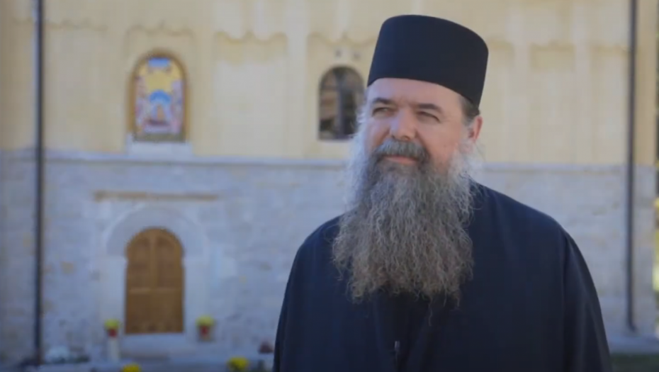 PODRŠKA DRŽAVI IZ MANASTIRA PINOSAVA Arhimandrit Petar: Ne trebaju nam nemiri, podele i ulične revolucije, od toga nam sigurno neće biti bolje