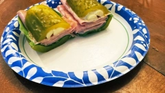 ZA SVE JE KRIV INTERNET, ČOKOLADA SA BAKLAVOM I KRASTAVCI U SENDVIČU Putuju hiljadama kilometara samo da bi ovo probali