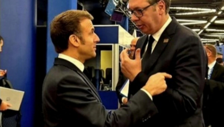 ''EVROPI SU POTREBNI MIR I HRABRE STRATEŠKE ODLUKE'' Srdačan susret Vučića i Makrona (FOTO)