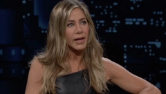 IMA 55 GODINA, A ZGODNIJA JE OD DUPLO MLAĐIH! Dženifer Aniston otkrila koju namirnicu jede svaki dan za vitku liniju