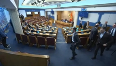 POSLANICI DPS NAPUSTILI SEDNICU: Traže ostavke Bečića i Šaranovića