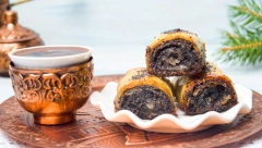 BAKLAVA SA MAKOM Starinska poslastica u aromatičnom spoju ukusa, kao osmišljena za slavsku trpezu