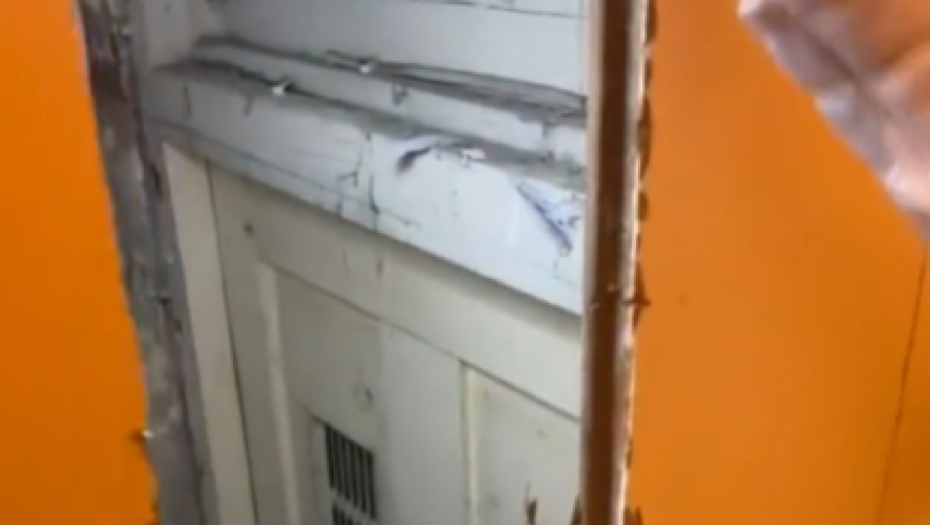 ŠOKANTNO OTKRIĆE ISPOD STEPENICA Renovirali kuću, ono što su pronašli ih je ostavilo bez reči - noćima ne spavaju od straha! (VIDEO)