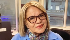 BRAĆA POGINULA, RODILA SINA SA 16 GODINA, BRZO SE RAZVELA! Teška životna priča Šemse Suljaković iz koje je izašla kao pobednik