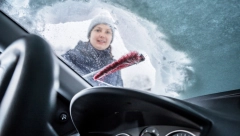 IZBEGNITE JUTARNJE NERVIRANJE Jednostavan trik da odmrzavanje šoferšajbnu za nekoliko sekundi