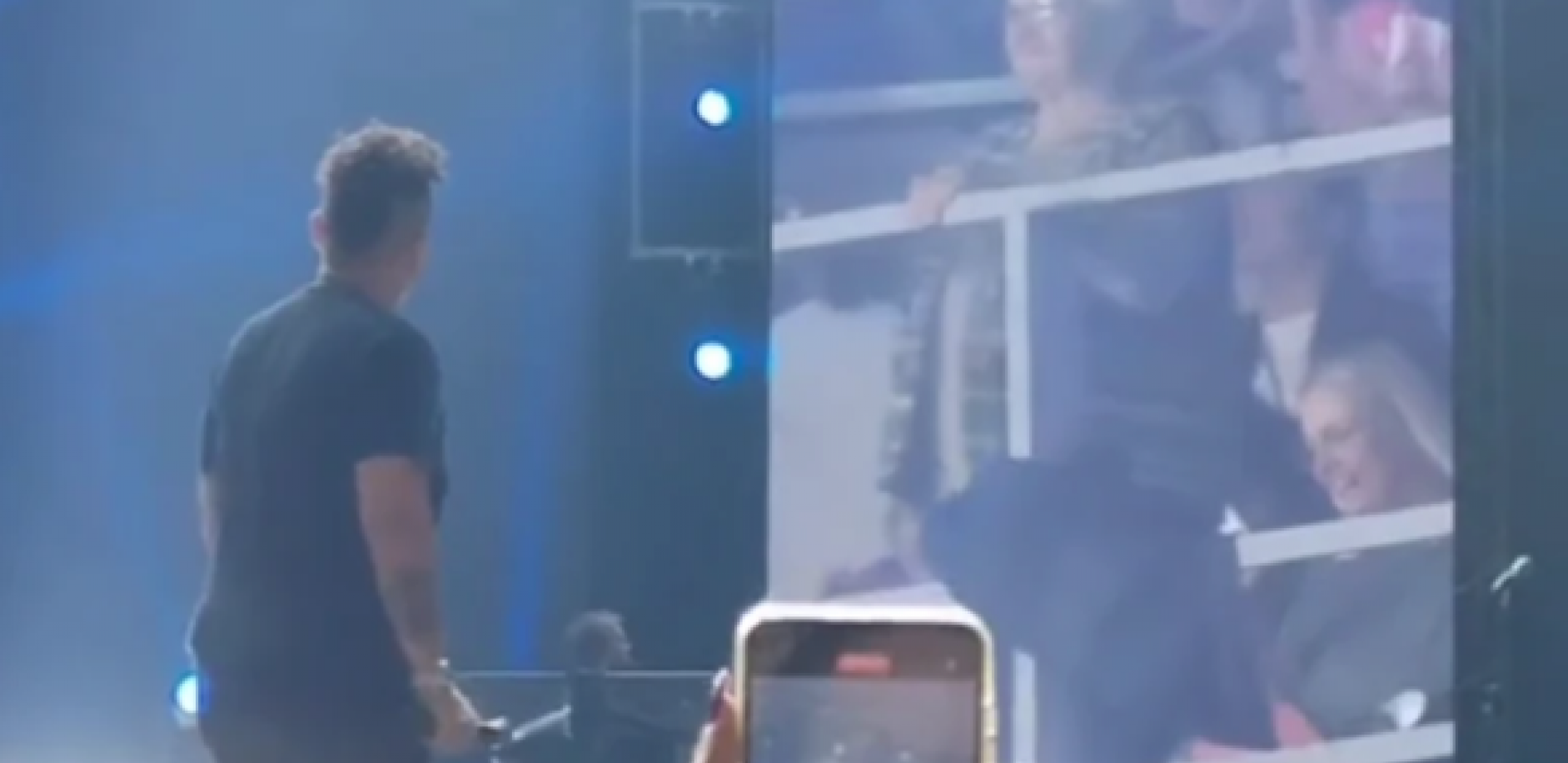 MARIJA ŠERIFOVIĆ HITNO PREKINULA KONCERT! Šokirala se kada je videla ko je u publici (VIDEO)