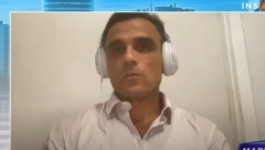 EVO KO NOSI ZASTAVU "EVROMAJDAN" NA PROTESTU: Dvojni državljanin Srbije i SAD!