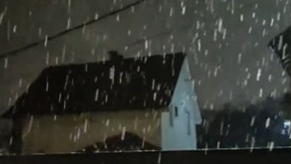 PALE PRVE PAHULJE U BEOGRADU! U jednom delu grada zavejalo, evo da li će se zabeleti do jutra!