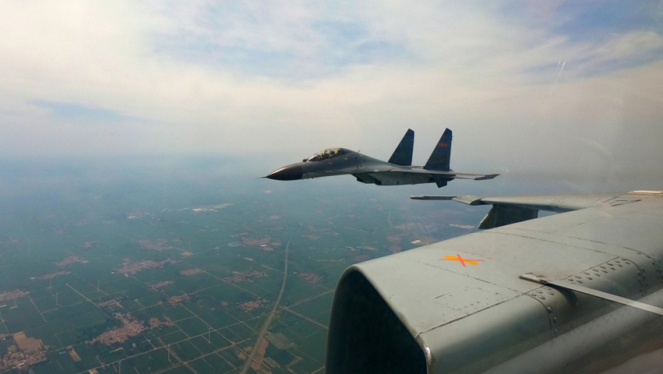 KRENULI BORBENI AVIONI Grmi na nebu iznad Kine (VIDEO)