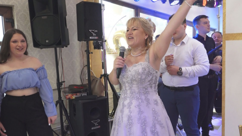 SVETLANA OBUKLA VENČANICU, POZVALA GOSTE, A MLADOŽENJE NIGDE! O njenom veselju bruji čaršija! (FOTO)