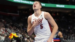 KRVAV NAPUSTIO TEREN Košmarna noć za reprezentativca Srbije u NBA - poraz i slomljen nos (VIDEO)