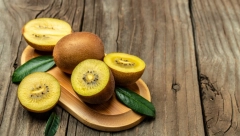 GREŠITE AKO KIVI JEDETE BEZ KORE Kad čujete objašnjenje stručnjaka više je nećete bacati u smeće