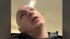 ''DOBIO PO NOSU'' OD ŽENE U PRODAVNICI! Desingerice hteo da se našali - vratilo mu se kao bumerang, objavio snimak