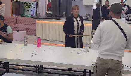 ALJKAVOST RIJALITI UČESNIKA DOSTIGLA VRHUNAC Džehverovićeva vrvi od besa, zatekla neviđeni haos na imanju!