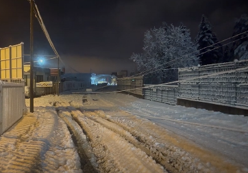 ZAVEJAN I NOVI PAZAR! U gradu totalni kolaps: Sneg oborio električne žice, meštani ostali bez struje