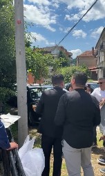 AKO NE MOŽE LUKOM I STRELOM, MORAĆE PRAĆKOM Jeste li videli zanimljivije gađanje jabuke na srpskoj svadbi?