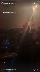 OVO JE NAJEMOTIVNIJI TRENUTAK SA BRENINOG SLAVLJA! Isplivao snimak iz porodičnog doma, gosti u suzama (VIDEO)