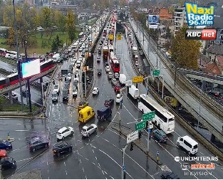 KOLAPS NA AUTOKOMANDI Dugačke kolone u smeru ka gradu i auto-putu, ovo je mogući razlog