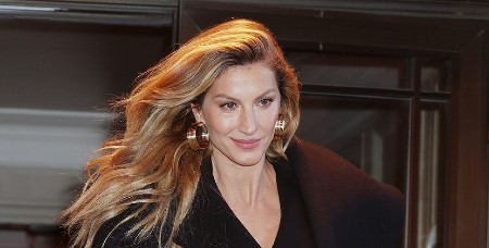 ŽIZEL BUNDŠEN U PETOJ DECENIJI IZGLEDA DUPLO MLAĐE Evo kako manekenka održava zategnutu figuru, čak i u drugom stanju